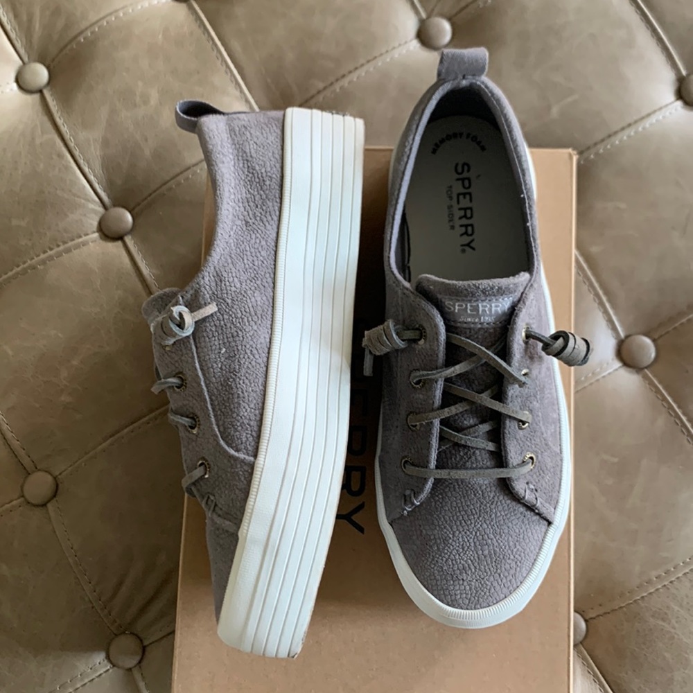 Like new! Sperry Platform Sneakers